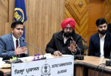 डिप्टी कमिश्नर द्वारा गांवों में चल रहे विकास प्रोजेक्टों को तय समय में पूरा करने के निर्देश