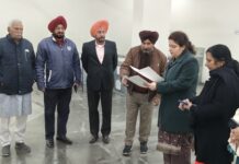 ਜ਼ਿਲ੍ਹਾ ਚੋਣ ਅਫਸਰ ਨੇ ਸਿਆਸੀ ਪਾਰਟੀਆਂ ਦੇ ਨੁਮਾਇੰਦਿਆਂ ਦੀ ਹਾਜ਼ਰੀ ਵਿੱਚ ਈ.ਵੀ.ਐਮ. ਵੇਅਰ ਹਾਊਸ ਦੀ ਕੀਤੀ ਜਾਂਚ