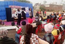 ਯੁਵਕ ਸੇਵਾਵਾਂ ਵਿਭਾਗ ਵੱਲੋਂ ਪਿੰਡ ਗਲੋਟੀ ਵਿੱਚ ਨਸ਼ਿਆਂ ਵਿਰੁੱਧ ਸੈਮੀਨਾਰ ਤੇ ਨੁੱਕੜ ਨਾਟਕ ਕਰਵਾਇਆ