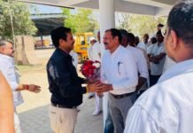 ਰੇਵਾੜੀ-ਭਾਜਪਾ-ਵਿਧਾਇਕ-ਡਾ-ਕਰੂ-ਕੁਮਾਰ-ਪ੍ਰਤੱਖ-ਨਿਯੰਤ੍ਰਿਤ | ਬਾਵਾਲ-ਅਨਾਜ-ਬਾਜ਼ਾਰ | ਵਿਧਾਇਕ ਨੇ ਬਾਵਾਲ ਅਨਾਜ ਮੰਡੀ ਨਾਲ ਮੁਲਾਕਾਤ ਕੀਤੀ: ਕਿਸਾਨਾਂ ਨਾਲ ਗੱਲ ਕਰੋ ਜੋ ਉਤਪਾਦਨ ਵੇਚਣ ਆਏ, ਪਾਣੀ ਦੇਣ ਦੇ ਪ੍ਰਬੰਧਾਂ ਲਈ ਨਿਰਦੇਸ਼ਾਂ – ਬਾਵਾਲ ਦੀਆਂ ਖ਼ਬਰਾਂ
