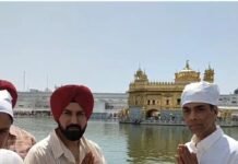 ਕਰਨ ਜੌਹਰ ਨੇ ਗੋਲਡਨ ਮੰਦਰ ਵਿੱਚ ਮਥਾ ਟੇਕਿਆ, ਫਿਲਮ ਦੀ ਸਫਲਤਾ ਲਈ ਅਰਦਾਸ ਕੀਤੀ