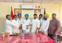 ਚੇਅਰਮੈਨ, ਜ਼ਿਲ੍ਹਾ ਯੋਜਨਾ ਕਮੇਟੀ ਵੱਲੋਂ ਪਿੰਡ ਧੂਲਕੋਟ ਵਿਖੇ ਕੈਮਰੇ ਲਗਵਾਉਣ ਲਈ ਪੰਜ ਲੱਖ ਰੁਪਏ ਦੀ ਸੈਂਕਸ਼ਨ ਲੈਟਰ ਜਾਰੀ