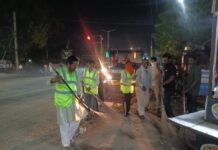 ਬੀਤੀ ਰਾਤ ਲਾਲ ਬੱਤੀ ਚੌਂਕ ਗਊਸ਼ਾਲਾ ਰੋਡ ਰਾਮਕੀਰਤਨ ਮੰਦਰ ਰੋਡ ਦੀ ਕੀਤੀ ਸਾਫ ਸਫਾਈ