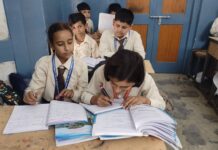 ਸੁੱਖ ਦੀ ਸਰਕਾਰ ਲੈ ਕੇ ਆ ਰਹੀ ਮਜ਼ਦੂਰਾਂ ਦੇ ਬੱਚਿਆਂ ਦੀ ਜ਼ਿੰਦਗੀ ‘ਚ ਉੱਚ ਸਿੱਖਿਆ ਦੀ ਰੌਸ਼ਨੀ ਵਿਕਾਸਸ਼ੀਲ ਵਿਅਕਤੀਤਵ ਲਈ ਸਿੱਖਿਆ ਦੀ ਮਹੱਤਤਾ ਸਾਰਿਆਂ ਨੂੰ ਪਤਾ ਹੈ। ਸਿੱਖਿਆਸ਼ੀਲ ਵਿਅਕਤੀ ਤੋਂ ਹੀ ਸਿੱਖਿਆਸ਼ੀਲ ਸਮਾਜ ਬਣਦਾ ਹੈ ਤੇ ਇਹ ਸਮਾਜ ਰਾਸ਼ਟਰ ਦੀ ਤਰੱਕੀ 'ਚ ਯੋਗਦਾਨ ਪਾਉਂਦਾ ਹੈ।