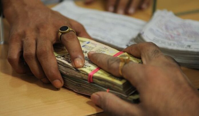 INDIA-ECONOMY-POLITICS-BANKING