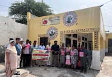 ਪਿੰਡ ਵਾਸੀਆਂ ਨੂੰ ਮਲੇਰੀਆ ਬੁਖਾਰ ਤੋਂ ਬਚਾਅ ਬਾਰੇ ਜਾਗਰੂਕ ਕੀਤਾ