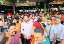 ਸਬਜ਼ੀ ਮੰਡੀ ਦਾ ਦੌਰਾ-ਆੜ੍ਹਤੀਆਂ ਅਤੇ ਸਬਜ਼ੀਆਂ ਵਿਕਰੇਤਾਵਾਂ ਦੀਆਂ ਮੁਸ਼ਕਲਾਂ ਸੁਣਕੇ