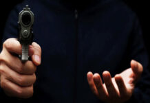 ਗੰਨ ਪੁਆਇੰਟ ‘ਤੇ ਵੱਡੀ ਲੁੱਟ, ਨੌਜਵਾਨ ਤੋਂ ਲੱਖਾਂ ਦੀ ਨਕਦੀ ਤੇ ਸੋਨੇ ਦੇ ਗਹਿਣੇ ਲੁੱਟਕੇ ਲੁਟੇਰੇ ਫ਼ਰਾਰ