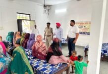 ਬਾਲ ਸੁਰੱਖਿਆ ਯੂਨਿਟ ਵੱਲੋਂ ਸਲੱਮ ਏਰੀਏ ਦੇ ਲੋਕਾਂ ਨੂੰ ਪ੍ਰੋਜੈਕਟ ਜੀਵਨਜੋਤ