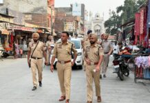 ਤਿਉਹਾਰਾਂ ਦੇ ਮੌਸਮ ਨੂੰ ਸ਼ਾਂਤੀਪੂਰਨ ਬਣਾਉਣ ਲਈ ਮਾਲੇਰਕੋਟਲਾ ਪੁਲਿਸ ਵੱਲੋਂ ਫਲੈਗ ਮਾਰਚ