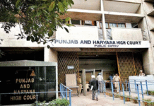 ਪੰਜਾਬ-ਹਰਿਆਣਾ ਹਾਈਕੋਰਟ: ਵਕੀਲਾਂ ਵਿੱਚ ਝਗੜਾ, ਤਲਵਾਰ ਲੈ ਕੇ ਘੁੰਮਿਆ ਵਕੀਲ