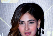 ਚਲਦੀ ਰੇਲ ਤੋਂ ਛਾਲ: ਅਦਾਕਾਰਾ ਕਰਿਸ਼ਮਾ ਸ਼ਰਮਾ ਗੰਭੀਰ ਜ਼ਖ਼ਮੀ, ਹਸਪਤਾਲ ‘ਚ ਦਾਖਲ