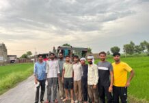 ਧਰਾਂਗ ਵਾਲਾ ਦੇ ਨੌਜਵਾਨ ਹੜ੍ਹ ਪੀੜਤਾਂ ਦੀ ਮਦਦ ਲਈ ਅੱਗੇ ਆਏ, ਪਸ਼ੂਆਂ ਲਈ ਚਾਰਾ ਵੰਡਿਆ