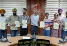 ਨੌਕਰੀ ਮਿਲਣ ‘ਤੇ ਲਾਭਪਾਤਰੀਆਂ ਨੂੰ CM ਵੱਲੋਂ ਪ੍ਰਸ਼ੰਸਾ ਪੱਤਰ ਵੰਡੇ