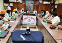 ਐਸ.ਡੀ.ਐਮ ਸ੍ਰੀ ਮੁਕਤਸਰ ਸਾਹਿਬ ਵੱਲੋਂ ਕੰਬਾਈਨ ਮਾਲਕਾਂ ਨਾਲ ਕੀਤੀ ਗਈ ਮੀਟਿੰਗ