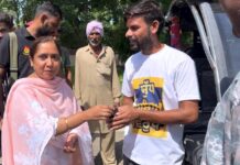 ਆਰਥਿਕ ਤੌਰ ਤੇ ਕਮਜੋਰ ਅਤੇ ਲੋੜਵੰਦਾਂ ਨੂੰ 15 ਆਟੋ ਈ-ਰਿਕਸ਼ਾ ਵੰਡੇ