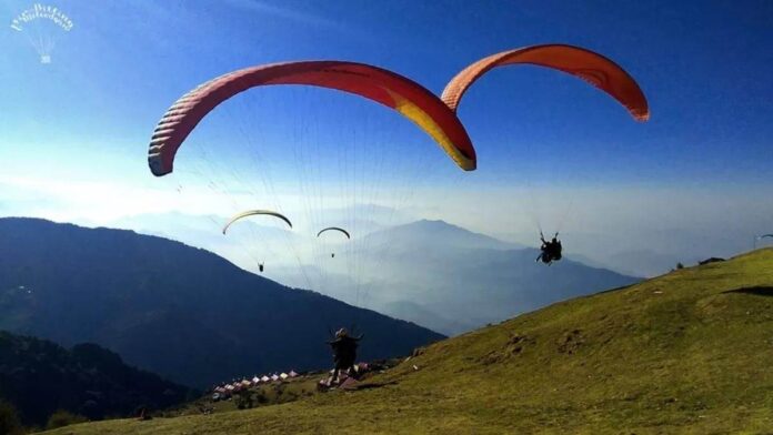 Aj Di Awaaj ਜੁੰਗਾ ਵਿੱਚ ਤੀਸਰਾ ਫਲਾਈੰਗ ਫੈਸਟਿਵਲ ਸ਼ੁਰੂ; ਪੈਰਾਗਲਾਈਡਿੰਗ ਦੌਰਾਨ ਹਾਦਸਾ, ਪਾਇਲਟ ਜ਼ਖ਼ਮੀ