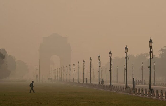 Aj Di Awaaj Delhi Air Pollution : ਛੱਠ ਪੂਜਾ ਵਾਲੇ ਦਿਨ ਵੀ ਦਿੱਲੀ-ਨੋਇਡਾ ਦੀ ਹਵਾ 'ਖਰਾਬ'; ਨਕਲੀ ਮੀਂਹ ਕਰਵਾ ਸਕਦੀ ਹੈ ਸਰਕਾਰ