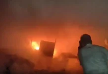 ਮੰਡੀ ਗੋਬਿੰਦਗੜ੍ਹ ਦੀ ਮਾਸਟਰ ਕਲੋਨੀ ਵਿੱਚ ਸਕਰੈਪ ਸਟੋਰ ਵਿੱਚ ਭਿਆਨਕ ਅੱਗ ਲੱਗੀ, ਜਿਸ ਵਿੱਚ ਲੱਖਾਂ ਰੁਪਏ ਦਾ ਸਮਾਨ ਸੜ ਕੇ ਸੁਆਹ ਹੋ ਗਿਆ।