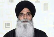 ਕਾਂਗਰਸ ਵੱਲੋਂ ਸਿਆਸੀ ਫ਼ਾਇਦੇ ਲਈ ਬੈਨਰਾਂ ਵਿੱਚ ਗੁਰੂ ਸਾਹਿਬ ਦੀ ਤਸਵੀਰ ਦੀ ਵਰਤੋਂ ਨੂੰ ਸਿੱਖ ਭਾਵਨਾਵਾਂ ਨਾਲ ਖਿਲਵਾੜ ਦੱਸਦੇ ਹੋਏ ਧਾਮੀ ਨੇ ਇਸ ਮਾਮਲੇ ਵਿੱਚ ਪਰਚਾ ਦਰਜ ਕਰਨ ਦੀ ਮੰਗ ਕੀਤੀ ਹੈ।