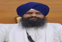 “ਇਹ ਪੰਜਾਬ ਹੈ, ਸੱਦਾ ਪੱਤਰ ਪੰਜਾਬੀ ਵਿੱਚ ਹੀ ਦਿੱਤੇ ਜਾਣੇ ਚਾਹੀਦੇ ਹਨ,” ਗੜਗੱਜ ਨੇ ਕਿਹਾ।