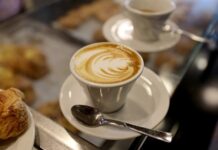 ਜੇ ਤੁਸੀਂ ਕੌਫੀ ਪੀਣ ਦੇ ਸ਼ੌਕੀਨ ਹੋ, ਤਾਂ ਦਿੱਲੀ ਦੀਆਂ ਇਹ 5 ਥਾਵਾਂ ਤੁਹਾਡੇ ਲਈ ਸਭ ਤੋਂ ਵਧੀਆ ਸਾਬਤ ਹੋਣਗੀਆਂ। ਜੇ ਤੁਸੀਂ ਕੌਫੀ ਪੀਣ ਦੇ ਸ਼ੌਕੀਨ ਹੋ, ਤਾਂ ਦਿੱਲੀ ਦੀਆਂ ਇਹ 5 ਥਾਵਾਂ ਤੁਹਾਡੇ ਲਈ ਸਭ ਤੋਂ ਵਧੀਆ ਸਾਬਤ ਹੋਣਗੀਆਂ।