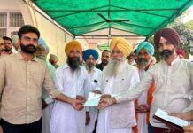 ਕੈਬਨਿਟ ਮੰਤਰੀ ਗੁਰਮੀਤ ਸਿੰਘ ਖੁੱਡੀਆਂ ਵੱਲੋਂ ਪਿਛਲੇ ਦਿਨੀਂ ਹੋਈ ਭਾਰੀ ਬਾਰਿਸ਼ ਨਾਲ ਪ੍ਰਭਾਵਿਤ ਲੰਬੀ ਹਲਕੇ ਦੇ ਵੱਖ-ਵੱਖ ਪਿੰਡਾਂ ਦੇ ਲੋਕਾਂ ਨੂੰ ਮਾਲੀ ਸਹਾਇਤਾ ਸਬੰਧੀ ਸੈਂਕਸ਼ਨ ਪੱਤਰ ਵੰਡੇ ਕੈਬਨਿਟ ਮੰਤਰੀ ਗੁਰਮੀਤ ਸਿੰਘ ਖੁੱਡੀਆਂ ਵੱਲੋਂ ਪਿਛਲੇ ਦਿਨੀਂ ਹੋਈ ਭਾਰੀ ਬਾਰਿਸ਼ ਨਾਲ ਪ੍ਰਭਾਵਿਤ ਲੰਬੀ ਹਲਕੇ ਦੇ ਵੱਖ-ਵੱਖ ਪਿੰਡਾਂ ਦੇ ਲੋਕਾਂ ਨੂੰ ਮਾਲੀ ਸਹਾਇਤਾ ਸਬੰਧੀ ਸੈਂਕਸ਼ਨ ਪੱਤਰ ਵੰਡੇ