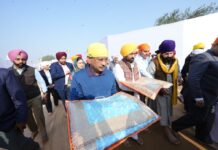 ਮੁੱਖ ਮੰਤਰੀ ਅਤੇ ਅਰਵਿੰਦ ਕੇਜਰੀਵਾਲ ਨੇ ਗੁਰਦੁਆਰਾ ਬਾਬਾ ਬੁੱਢਾ ਦਲ ਛਾਉਣੀ ਵਿਖੇ ਸ੍ਰੀ ਅਖੰਡ ਪਾਠ ਸਾਹਿਬ ਦੀ ਆਰੰਭਤਾ ਮੌਕੇ ਅਕਾਲ ਪੁਰਖ ਦਾ ਅਸ਼ੀਰਵਾਦ ਲਿਆ ਨੌਵੇਂ ਪਾਤਸ਼ਾਹ ਸ੍ਰੀ ਗੁਰੂ ਤੇਗ਼ ਬਹਾਦਰ ਜੀ ਦੇ 350ਵੇਂ ਸ਼ਹੀਦੀ ਦਿਹਾੜੇ ਨੂੰ ਸਮਰਪਿਤ ਲੜੀਵਾਰ ਸਮਾਗਮਾਂ ਤਹਿਤ ਅੱਜ ਇੱਥੇ ਗੁਰਦੁਆਰਾ ਬਾਬਾ ਬੁੱਢਾ ਦਲ ਛਾਉਣੀ ਵਿਖੇ