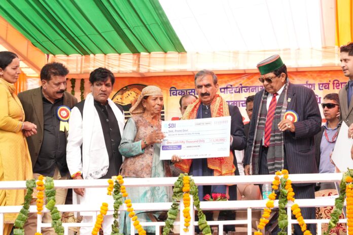 Aj Di Awaaj ਮੁੱਖ ਮੰਤਰੀ ਵਿਧਵਾ ਅਤੇ ਇਕੱਲੀ ਨਾਰੀ ਆਵਾਸ ਯੋਜਨਾ ਨਾਲ ਕਰਸੌਗ ਦੀ 12 ਮਹਿਲਾਵਾਂ ਦਾ ਬਣੇਗਾ ਨਵਾਂ ਘਰ