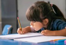 ਨਵੀਂ ਖੋਜ ਦਾ ਖੁਲਾਸਾ: ਬਚਪਨ ਦੇ ਟੌਪਰ ਨਹੀਂ, ਸਗੋਂ ਔਸਤ ਪ੍ਰਦਰਸ਼ਨ ਵਾਲੇ ਬੱਚੇ ਭਵਿੱਖ ਵਿੱਚ ਹਾਸਲ ਕਰਦੇ ਹਨ ਵੱਡੀ ਕਾਮਯਾਬੀ ਨਵੀਂ ਖੋਜ ਦਾ ਦਾਅਵਾ: ਬਚਪਨ ਦੀ ਟੌਪਰ ਲਿਸਟ ਨਹੀਂ, ਸਗੋਂ ਔਸਤ ਪ੍ਰਦਰਸ਼ਨ ਵਾਲੇ ਬੱਚੇ ਵੱਡੇ ਹੋ ਕੇ ਮਾਰਦੇ ਹਨ ਬਾਜ਼ੀ