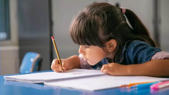 ਨਵੀਂ ਖੋਜ ਦਾ ਦਾਅਵਾ: ਬਚਪਨ ਦੀ ਟੌਪਰ ਲਿਸਟ ਨਹੀਂ, ਸਗੋਂ ਔਸਤ ਪ੍ਰਦਰਸ਼ਨ ਵਾਲੇ ਬੱਚੇ ਵੱਡੇ ਹੋ ਕੇ ਮਾਰਦੇ ਹਨ ਬਾਜ਼ੀ