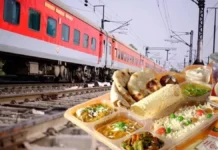 ਰੇਲ ਯਾਤਰੀਆਂ ਲਈ ਰਾਹਤ ਦੀ ਖ਼ਬਰ: ਹੁਣ ਸਫ਼ਰ ਦੌਰਾਨ ਬਾਹਰਲੇ ਬਾਜ਼ਾਰ ਤੋਂ ਵੀ ਮੰਗਵਾ ਸਕੋਗੇ ਖਾਣਾ, ਕਲਾਊਡ ਕਿਚਨ ਨੂੰ ਮਿਲੇਗਾ ਬੂਸਟ ਰੇਲ ਯਾਤਰੀਆਂ ਲਈ ਵੱਡੀ ਖ਼ਬਰ: ਹੁਣ ਸਫ਼ਰ ਦੌਰਾਨ ਬਾਜ਼ਾਰ ਤੋਂ ਵੀ ਮੰਗਵਾ ਸਕੋਗੇ ਖਾਣਾ, ਕਲਾਊਡ ਕਿਚਨ ਨੂੰ ਮਿਲੇਗਾ ਉਤਸ਼ਾਹ