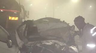 Aj Di Awaaj ਸੰਘਣੀ ਧੁੰਦ ਕਾਰਨ ਭਿਆਨਕ ਹਾਦਸਾ: ਆਗਰਾ-ਲਖਨਊ ਐਕਸਪ੍ਰੈਸ-ਵੇਅ ’ਤੇ 6 ਵਾਹਨ ਟਕਰਾਏ, ਬੱਸ ਡਰਾਈਵਰ ਦੀ ਮੌ/ਤ