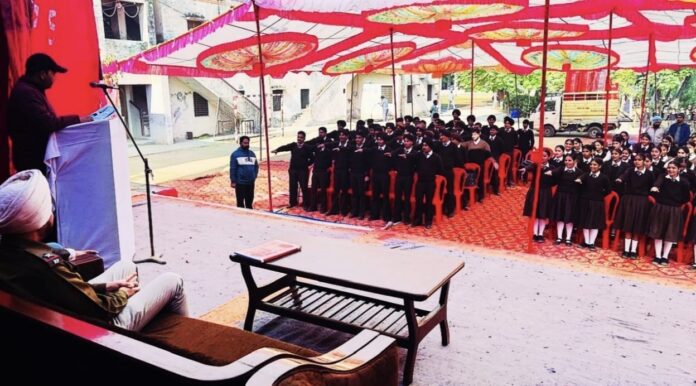 7896fd5e-0ff7-4f3f-ba33-726c9f456f4d