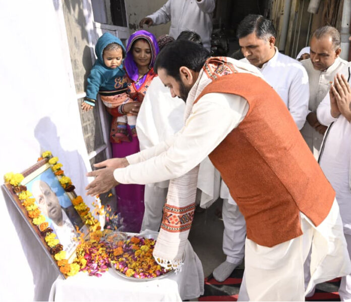 Aj Di Awaaj ਮੁੱਖ ਮੰਤਰੀ ਨਾਇਬ ਸਿੰਘ ਸੈਣੀ ਵੱਲੋਂ ਹਿਸਾਰ ਵਿੱਚ ਦਿਵੰਗਤ ਆਤਮਾਵਾਂ ਨੂੰ ਸ਼ਰਧਾਂਜਲੀ