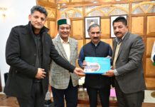 ਮੁੱਖ ਮੰਤਰੀ ਨੂੰ ਦੇਵੇਂਦਰ ਸਿੰਘ ਸ਼ਿਆਮ ਵੱਲੋਂ ਕੌਫੀ ਟੇਬਲ ਬੁੱਕ ਭੇਟ ਮੁੱਖ ਮੰਤਰੀ ਨੂੰ ਦੇਵੇਂਦਰ ਸਿੰਘ ਸ਼ਿਆਮ ਵੱਲੋਂ ਕੌਫੀ ਟੇਬਲ ਬੁੱਕ ਭੇਟ