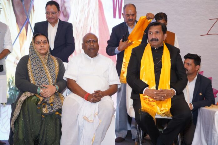 ਉਪ-ਮੁੱਖ ਮੰਤਰੀ ਮੁਕੇਸ਼ ਅਗਨੀਹੋਤਰੀ ਨੇ ਕਿਹਾ -ਆਧਿਆਤਮਿਕ ਸਮਾਗਮ ਮਨੁੱਖੀ ਮੁੱਲਾਂ ਨੂੰ ਮਜ਼ਬੂਤ ਬਣਾਉਣ ਵਿੱਚ ਅਹਿਮ