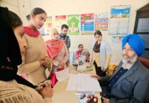 ਮੈਡੀਕਲ ਅਫ਼ਸਰ ਨੇ ਆਯੁਸ਼ਮਾਨ ਕੇਂਦਰ ਦਾ ਅਚਨਚੇਤ ਦੌਰਾ