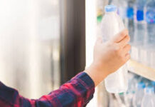 ਪਾਣੀ ਦੀ ਬੋਤਲ ਖਰੀਦਣ ਤੋਂ ਪਹਿਲਾਂ ਕੈਪ ਦਾ ਰੰਗ ਜ਼ਰੂਰ ਦੇਖੋ, ਨੀਲੇ–ਕਾਲੇ–ਲਾਲ ਢੱਕਣ ਦਾ ਕੀ ਹੁੰਦਾ ਹੈ ਮਤਲਬ? ਪਾਣੀ ਦੀ ਬੋਤਲ ਖਰੀਦਣ ਤੋਂ ਪਹਿਲਾਂ ਕੈਪ ਦਾ ਰੰਗ ਜ਼ਰੂਰ ਦੇਖੋ, ਨੀਲੇ–ਕਾਲੇ–ਲਾਲ ਢੱਕਣ ਦਾ ਕੀ ਹੁੰਦਾ ਹੈ ਮਤਲਬ?