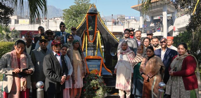 ਸ਼ਹੀਦ ਸਮਾਰਕ ‘ਚ 1971 ਦੀ ਜੰਗ ਦੀ ਯਾਦ ‘ਚ 54ਵਾਂ ਵਿਜੈ ਦਿਵਸ ਸਮਾਰੋਹ ਆਯੋਜਿਤ