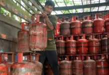 ਨਵੇਂ ਸਾਲ ‘ਚ ਮਹਿੰਗਾਈ ਦਾ ਝਟਕਾ: 1 ਜਨਵਰੀ ਤੋਂ 19 ਕਿਲੋ ਵਾਲਾ ਗੈਸ ਸਿਲੰਡਰ 111 ਰੁਪਏ ਮਹਿੰਗਾ