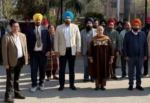 ਬਲੀਦਾਨ ਦਿਵਸ ‘ਤੇ ਅਧਿਕਾਰੀਆਂ ਤੇ ਕਰਮਚਾਰੀਆਂ ਵੱਲੋਂ ਦੋ ਮਿੰਟ ਦਾ ਮੌਨ