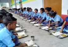 ਸਕੂਲ ਬੰਦ, ਬੱਚੇ ਖਾਣੇ ਤੋਂ ਵੰਢੇ ਗਏ: ਮਿਡ-ਡੇ-ਮੀਲ ‘ਚ 2000 ਕਰੋੜ ਦਾ ਮਹਾ-ਘੁਟਾਲਾ ਸਾਹਮਣੇ