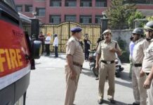 Chandigarh ਵਿੱਚ ਬੰਬ ਧਮਕੀ ਤੋਂ ਬਾਅਦ ਹਾਈ ਅਲਰਟ, ਸੈਕਟਰ 34 ਅਤੇ ਇੰਡਸਟਰੀਅਲ ਏਰੀਆ ਫੇਜ਼-2 ‘ਚ ਸਖ਼ਤ ਤਲਾਸ਼ੀ