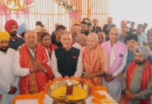 ਰਾਜਪਾਲ ਨੇ ਜਲੰਧਰ ਦੇ ਦੇਵੀ ਤਾਲਾਬ ਮੰਦਰ ਵਿੱਚ ਰਾਮ ਨਵਮੀ ਦੀ ਸ਼ੋਭਾ ਯਾਤਰਾ ਵਿੱਚ ਹਿੱਸਾ ਲਿਆ