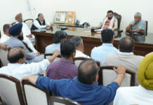 ਪੰਜਾਬ ਦੇ ਆੜਤੀਆਂ ਨੇ ਹਰਿਆਣਾ ਦੇ ਸੀਐਮ ਨਾਲ ਕੀਤੀ ਮੁਲਾਕਾਤ, ਸਰਕਾਰੀ ਨੀਤੀਆਂ ‘ਤੇ ਜਤਾਈ ਚਿੰਤਾ