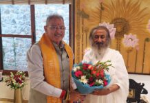 Kavinder Gupta ਨੇ ਬੈਂਗਲੁਰੂ ਵਿੱਚ Sri Sri Ravi Shankar ਮਹਾਰਾਜ ਨਾਲ ਕੀਤੀ ਮੁਲਾਕਾਤ
