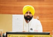ਭਗਵੰਤ ਮਾਨ ਸਰਕਾਰ ਨੇ ਠੇਕੇ ‘ਤੇ ਕੰਮ ਕਰਨ ਵਾਲੇ ਸਫ਼ਾਈ ਸੇਵਕਾਂ ਅਤੇ ਸੀਵਰਮੈਨਾਂ ਦਾ ਮਹੀਨਾਵਾਰ ਮਿਹਨਤਾਨਾ ਵਧਾ ਕੇ 20,500 ਰੁਪਏ ਕੀਤਾ: ਹਰਜੋਤ ਸਿੰਘ ਬੈਂਸ