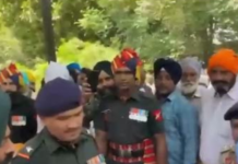 ਤਿਰੰਗੇ ’ਚ ਲਿਪਟੇ ਵੀਰ ਨੂੰ ਭੈਣ ਨੇ ਬੰਨੀ ਰੱਖੜੀ, ਭਾਵੁਕ ਕਰ ਗਿਆ ਇਹ ਦਿਲ ਛੂਹਣ ਵਾਲਾ ਮੰਜ਼ਰ