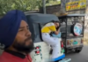 ਅੰਮ੍ਰਿਤਸਰ ’ਚ ਬੱਚਿਆਂ ਦੀ ਸੁਰੱਖਿਆ ਨਾਲ ਖਿਲਵਾੜ! ਓਵਰਲੋਡ ਆਟੋ ’ਚ ਲਟਕ ਕੇ ਸਕੂਲ ਜਾਂਦਾ ਦਿਖਿਆ ਬੱਚਾ